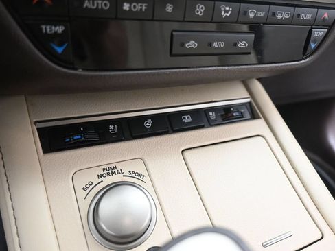 Used 2018 Lexus ES 350 w/ Luxury Package w/Wood Trim FWD image 15