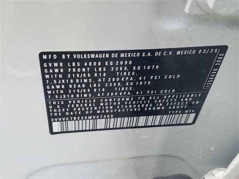 Certified 2025 Volkswagen Taos SE w/ Panoramic Sunroof Package image 30