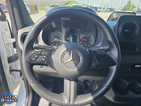 Used 2025 Mercedes-Benz Sprinter 2500 image 15