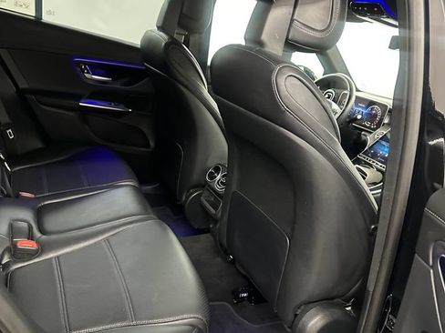 Used 2025 Mercedes-Benz GLC 350e 4MATIC image 29