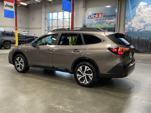 Used 2022 Subaru Outback Limited AWD/4WD image 3