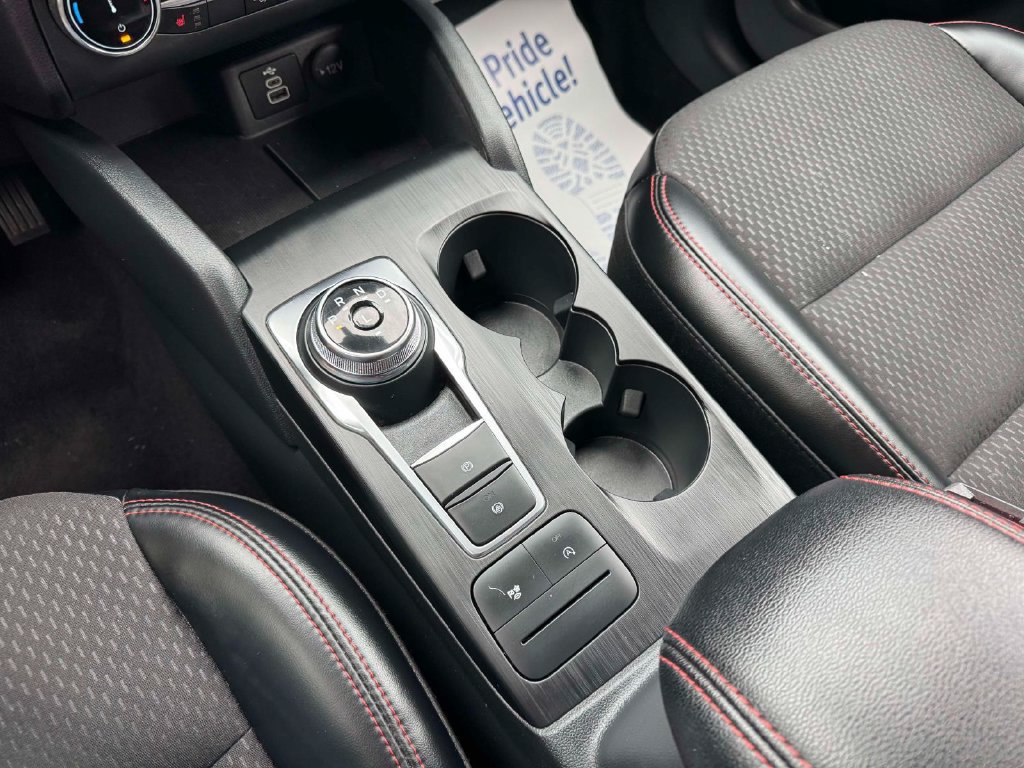 Used 2025 Ford Escape ST-Line Select AWD/4WD image 32