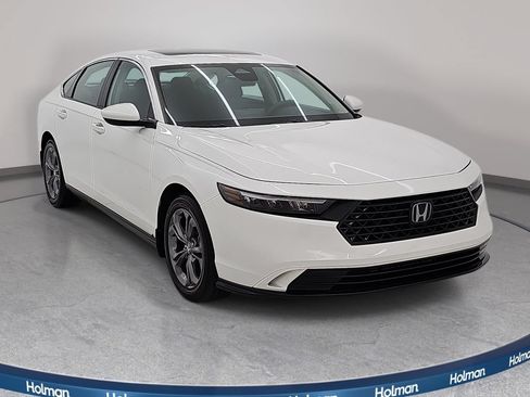 Used 2024 Honda Accord EX image 3