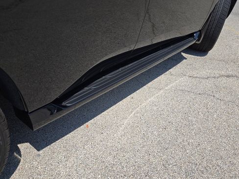 New 2025 Nissan Armada Platinum Reserve image 13