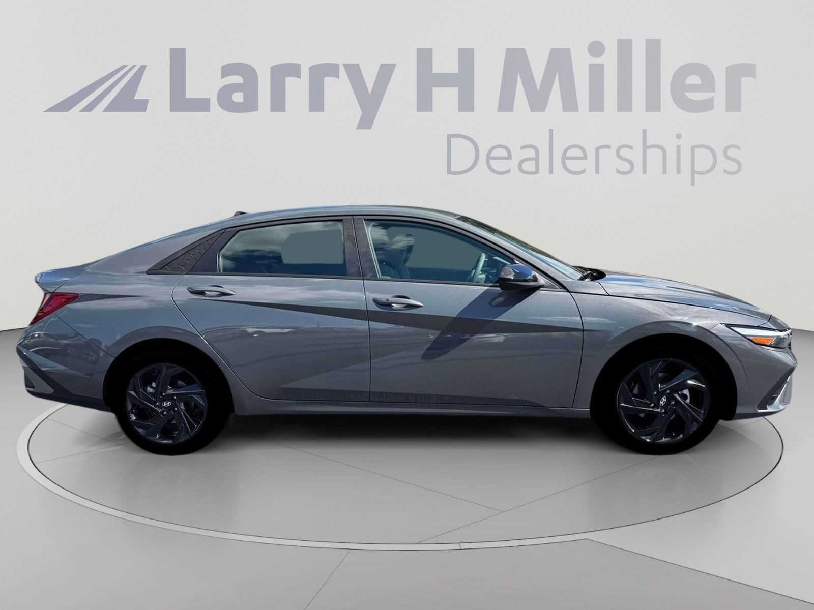 New 2026 Hyundai Elantra SEL Sport FWD image 9