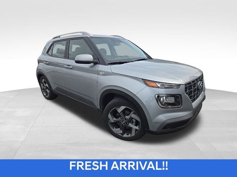 Used 2023 Hyundai Venue SEL image 1