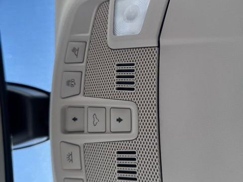 Used 2020 Ford Fusion SE w/ Equipment Group 151A FWD image 24
