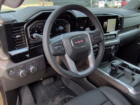 New 2026 GMC Sierra 1500 SLT image 15