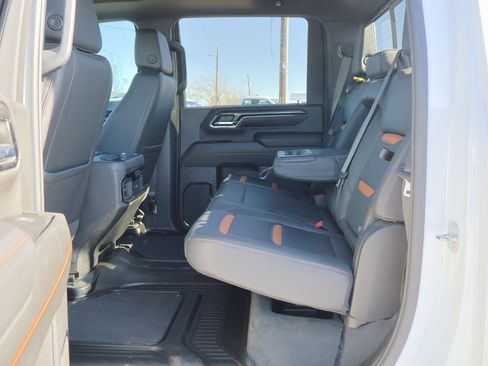 Used 2024 GMC Sierra 2500 AT4 w/ AT4 Premium Plus Package image 30