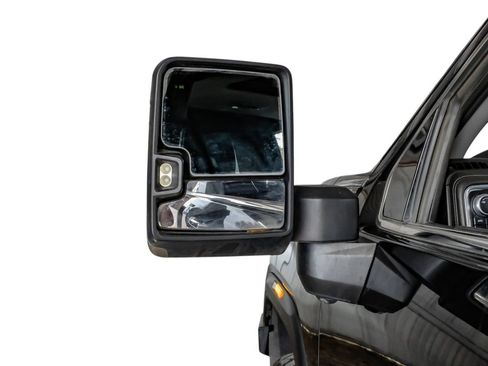 Used 2023 GMC Sierra 2500 Denali w/ Denali Black Diamond Edition AWD/4WD image 40