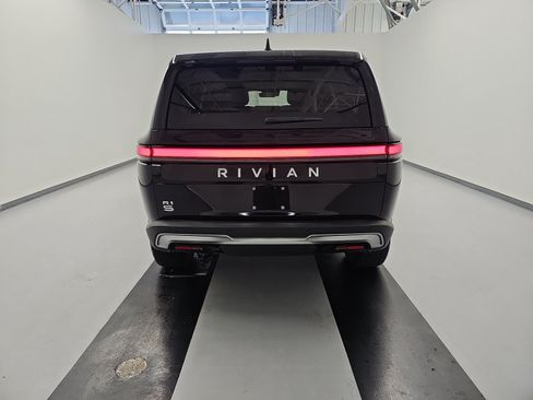 Used 2025 Rivian R1S Adventure AWD/4WD image 4