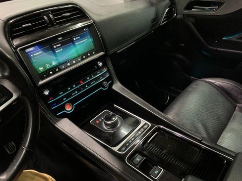 Used 2020 Jaguar F-PACE Checkered Flag image 41