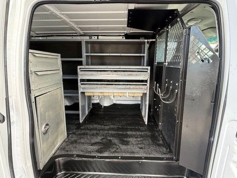 Used 2009 Ford E-350 and Econoline 350 Super Duty image 11