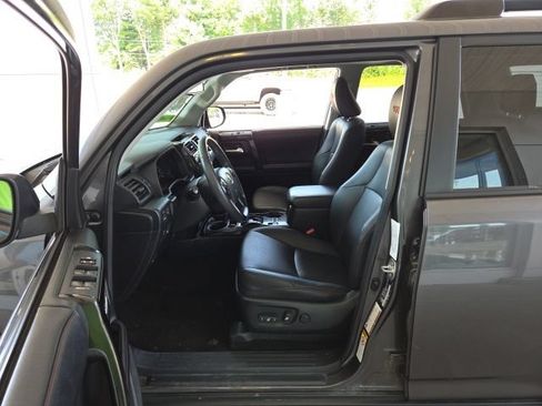Used 2019 Toyota 4Runner TRD Off-Road AWD/4WD image 15