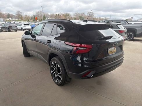 Used 2024 Chevrolet Trax RS w/ Driver Confidence Package image 3