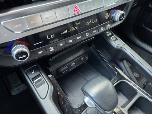Used 2025 Kia Telluride S FWD image 26