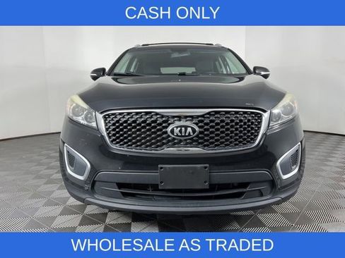 Used 2017 Kia Sorento LX image 3