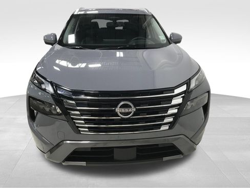 Used 2025 Nissan Rogue SL w/ Tech Package AWD/4WD image 2