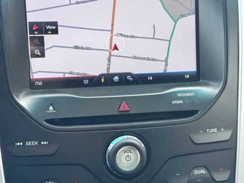 Used 2015 Ford Explorer XLT w/ Equipment Group 202A image 23