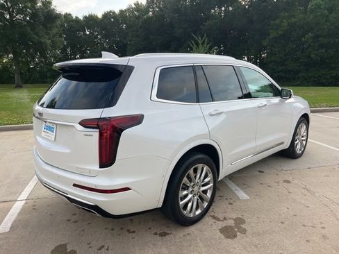 Used 2023 Cadillac XT6 Premium Luxury w/ Technology Package AWD/4WD image 6