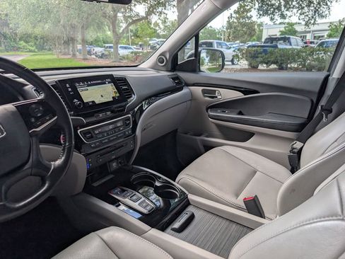 Used 2019 Honda Pilot Elite image 11