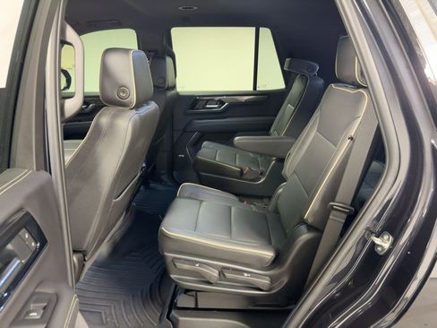 Used 2025 GMC Yukon Elevation image 13