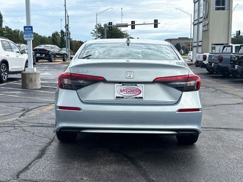 Certified 2022 Honda Civic EX image 10