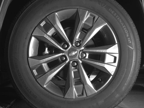 Used 2025 Chevrolet Equinox LT FWD image 14