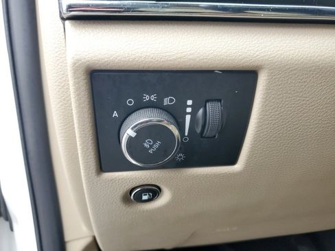 Used 2020 Jeep Grand Cherokee Limited w/ Premium Lighting Group image 12