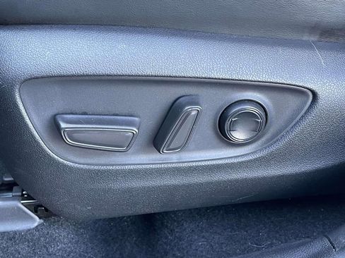 Used 2021 Toyota RAV4 XLE Premium image 7