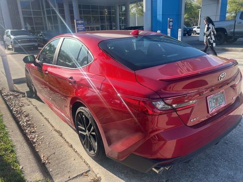 Used 2026 Toyota Camry SE image 5