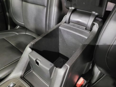 Used 2022 GMC Acadia SLT w/ GMC Pro Grade Package image 45