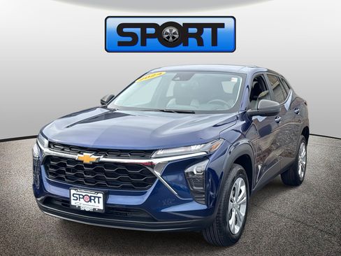 Used 2024 Chevrolet Trax LS image 1