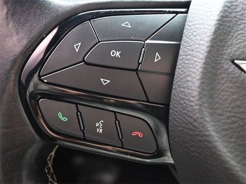 Used 2022 Chrysler 300 S image 28