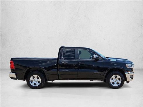 Used 2025 RAM 1500 Big Horn AWD/4WD image 4