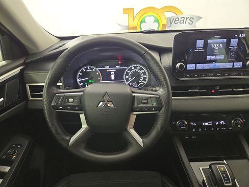 Used 2022 Mitsubishi Outlander SE AWD/4WD image 14