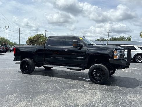 Used 2018 Chevrolet Silverado 2500 LT w/ LT Plus Package AWD/4WD image 5