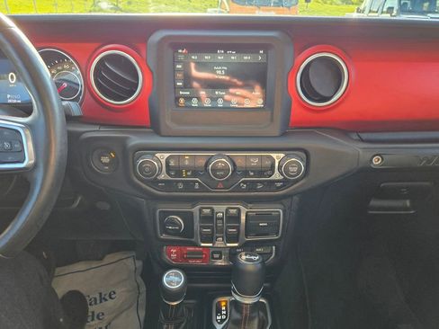 Used 2018 Jeep Wrangler Unlimited Rubicon w/ Safety Group AWD/4WD image 23
