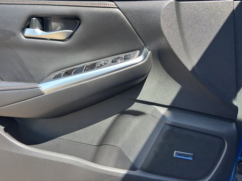 Used 2023 Nissan Sentra SR w/ SR Premium Package FWD image 11