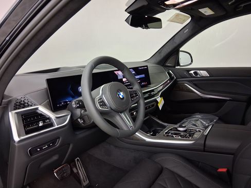 New 2026 BMW X7 xDrive40i w/ M Sport Package image 2