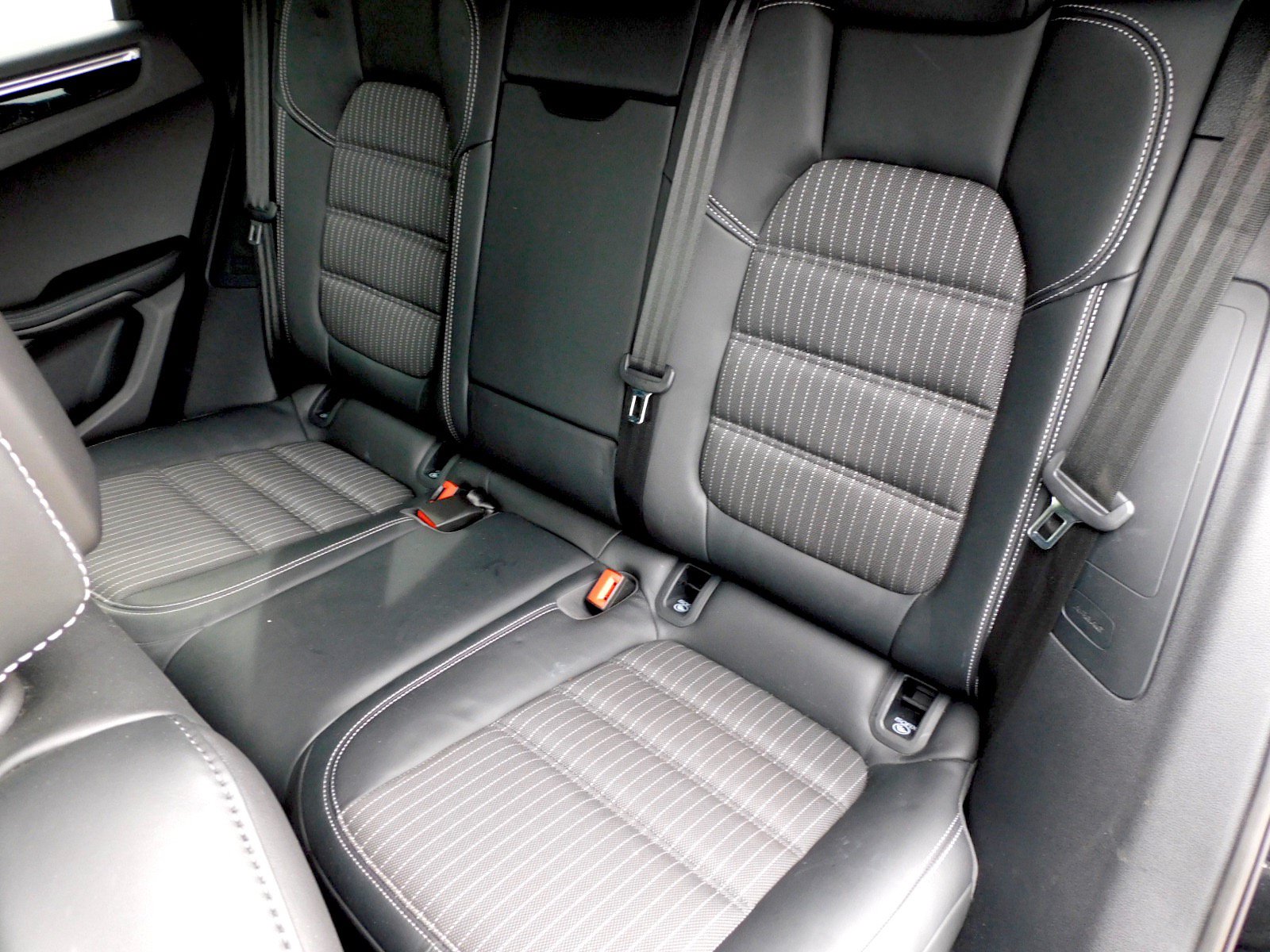 Used 2023 Porsche Macan Turbo AWD/4WD image 16