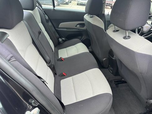 Used 2014 Chevrolet Cruze LS image 10
