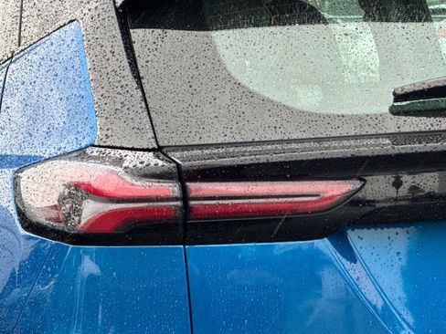 Used 2022 Chevrolet Bolt EUV Premier w/ Sun & Sound Package image 43