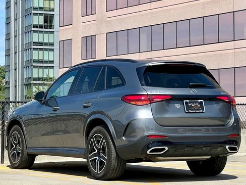 Used 2023 Mercedes-Benz GLC 300 4MATIC image 5