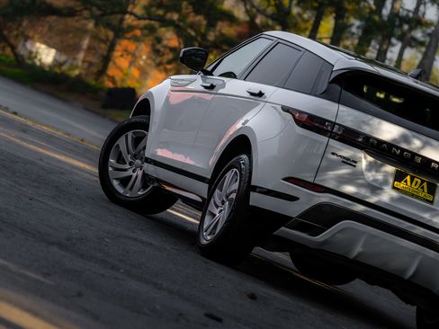 Used 2020 Land Rover Range Rover Evoque R-Dynamic S image 25