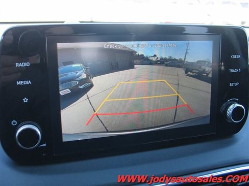 Used 2023 Hyundai Santa Fe SE AWD/4WD image 15