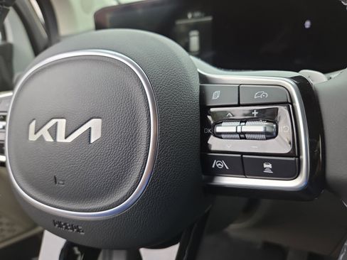 New 2026 Kia Carnival EX FWD image 12