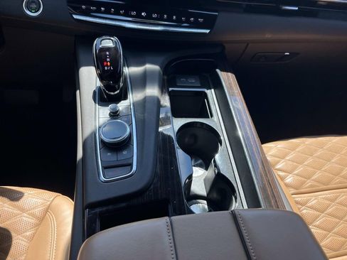 Used 2023 Cadillac Escalade ESV Premium Luxury AWD/4WD image 35