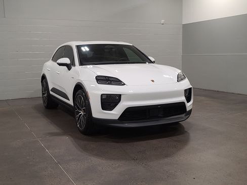 New 2026 Porsche Macan Electric image 9