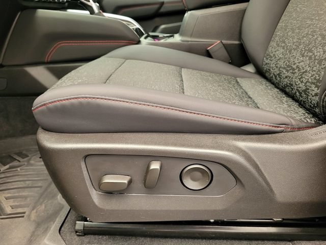 Used 2025 Chevrolet Colorado Z71 AWD/4WD image 21